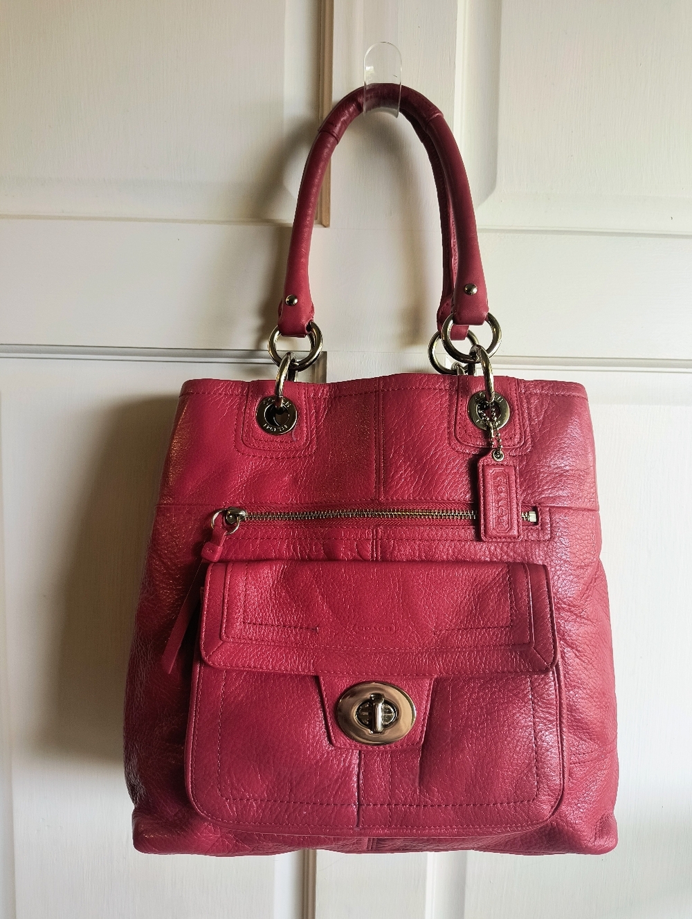 COACH Hampton 2010 F15694 Pebbled Leather Turnlock Bag